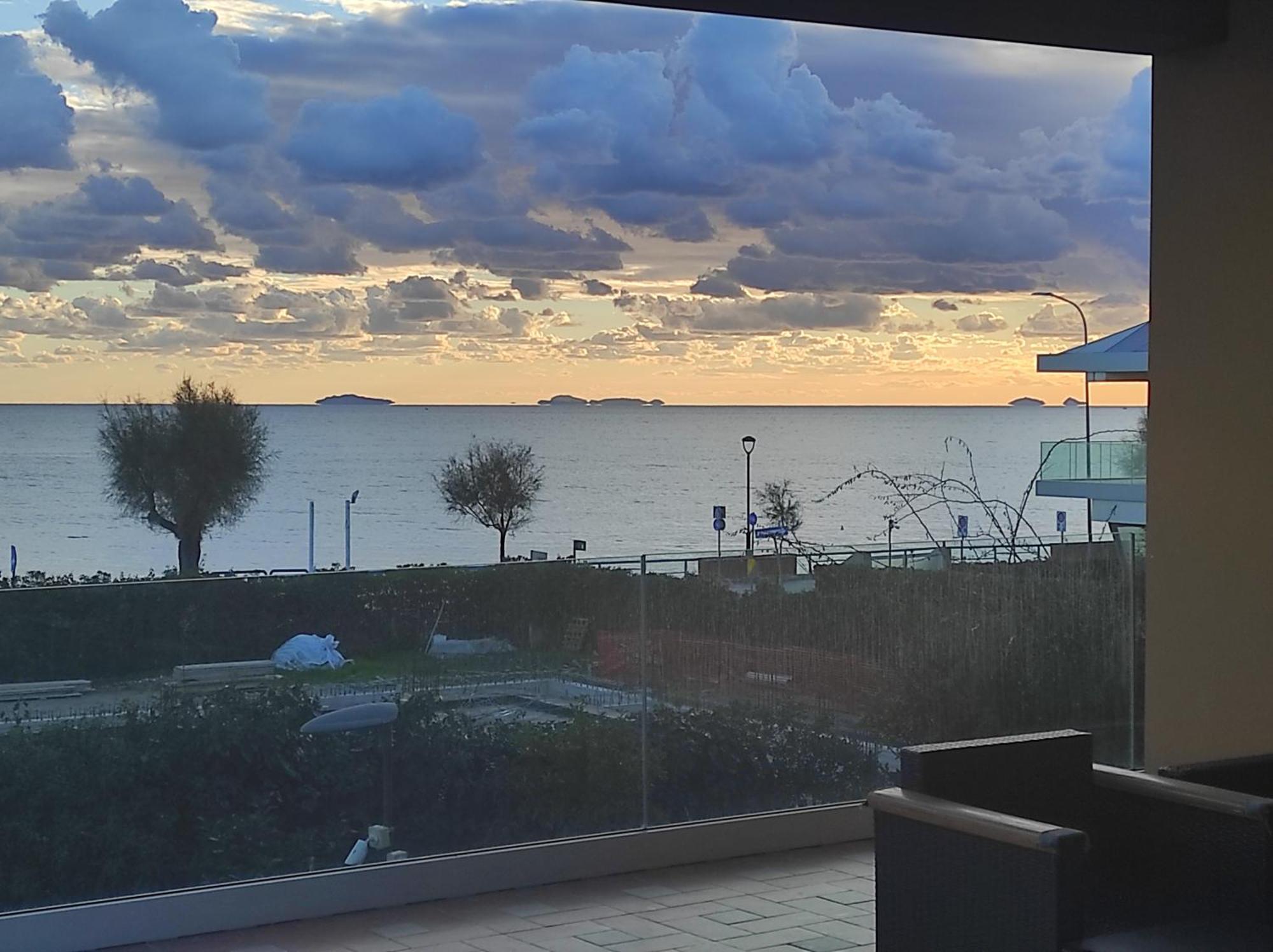 Vila Stella Di Mare Terracina Exteriér fotografie